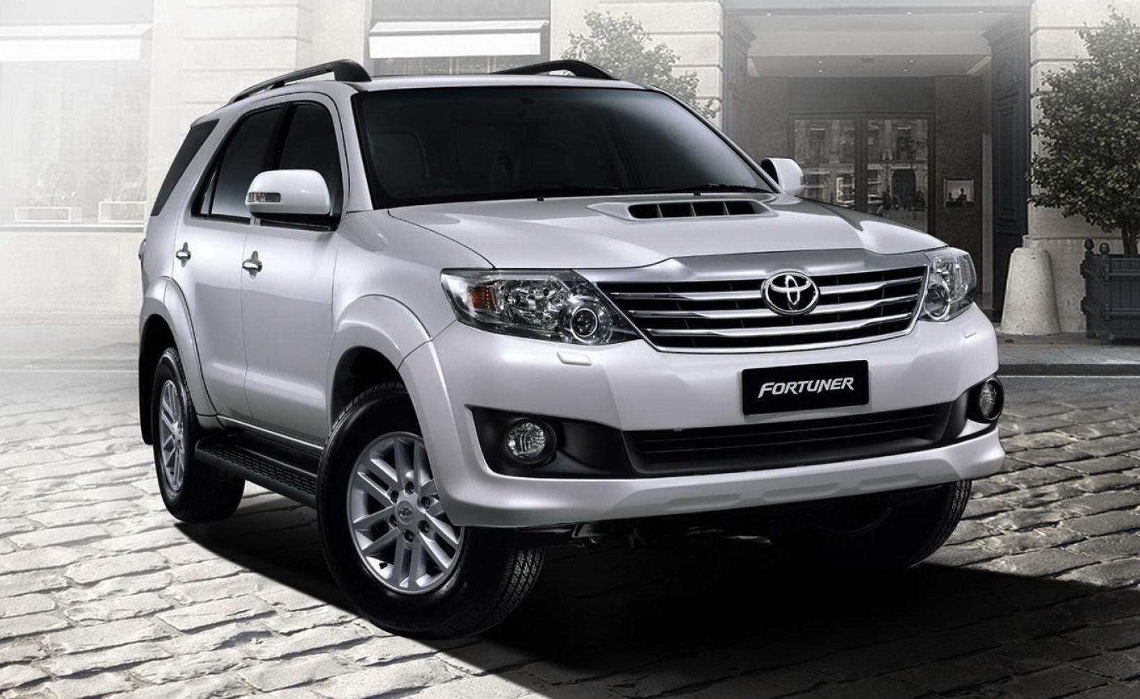 Тойота казахстан. Toyota Fortuner 2011. Toyota Fortuner 2013. Тойота фортунер 2015. Тойота фортунер 2012.